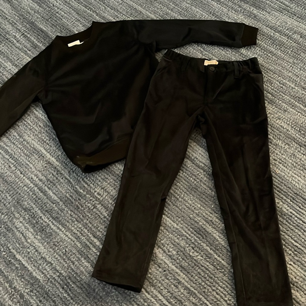 Sierra Julian velour outfit size 6. Dark Navy Blue